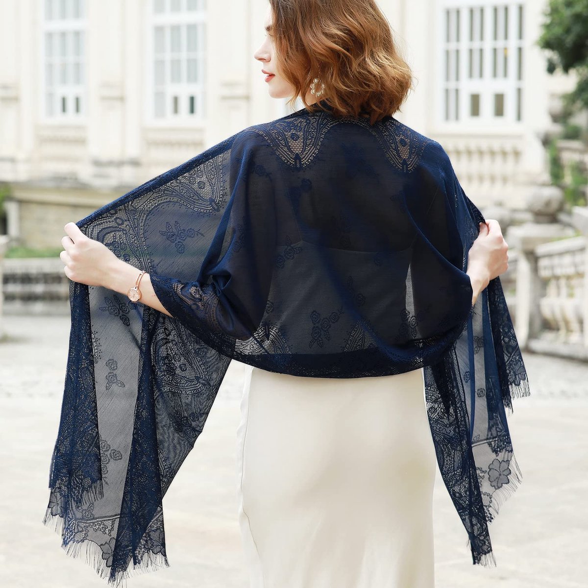 Dames Kant Sjaal met Bloemenmotief – Elegante Lichte Omslagdoek met Franje – Perfect voor Avondkleding, Bruiloften & Feestjes