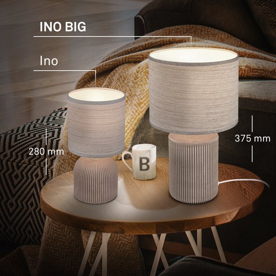 Deux lampes de table, 'Ino' (Ø15cm x 28cm) et 'Ino Big' (Ø19cm x 37.5cm), avec abat-jour en tissu et pied en céramique.