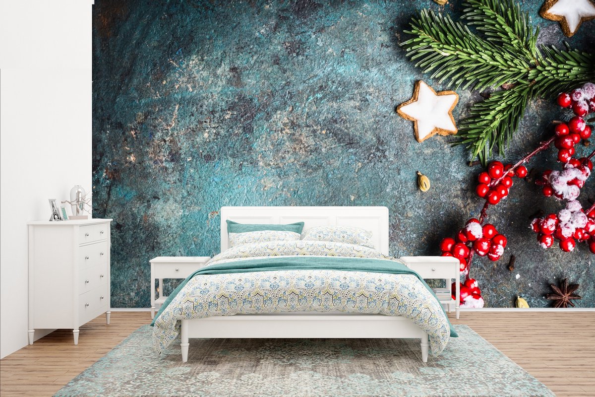 Behang - Fotobehang Kerst - Rustiek - Takken - Steranijs - Bes - Rood - Breedte 400 cm x hoogte 240 cm