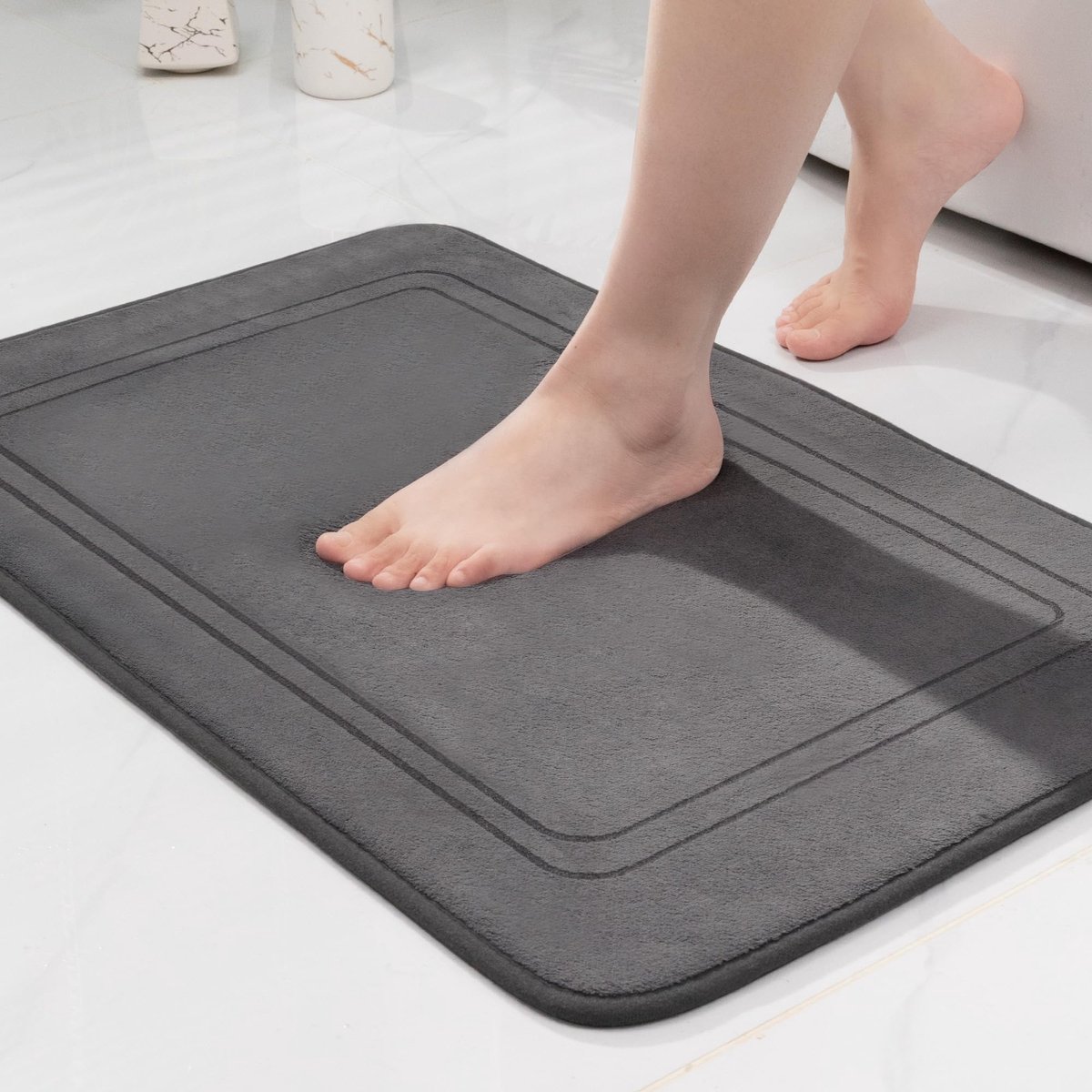 Badmat, antislip, absorberend, badkamerteppich, zachte badmat, badvoorlegger, douchevoorlegger, voetmat voor badkamer, donkergrijs 43x61cm