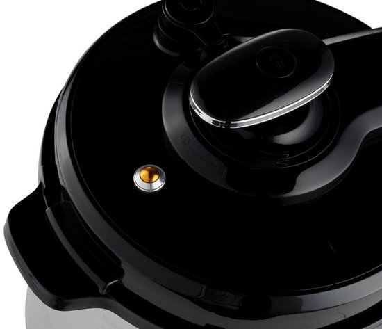 Close-up van het zwarte deksel van een Tefal multicooker met een drukknop en een oranje indicatielampje.