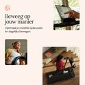 Collage van mensen die sporten op de loopband: een vrouw die rent, een man die loopt en een close-up van een hand op het scherm.