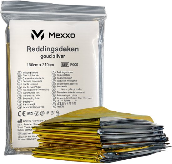 Een opgevouwen Mexxo reddingsdeken, goud met zilver, in plastic verpakking. Afmetingen 160x210cm.