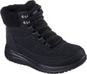 Zwarte Skechers laars met veters, bontkraag en "Ultra Go" op de zool.