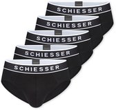 Vijf zwarte slips met witte SCHIESSER-band. Van bovenaf gefotografeerd.
