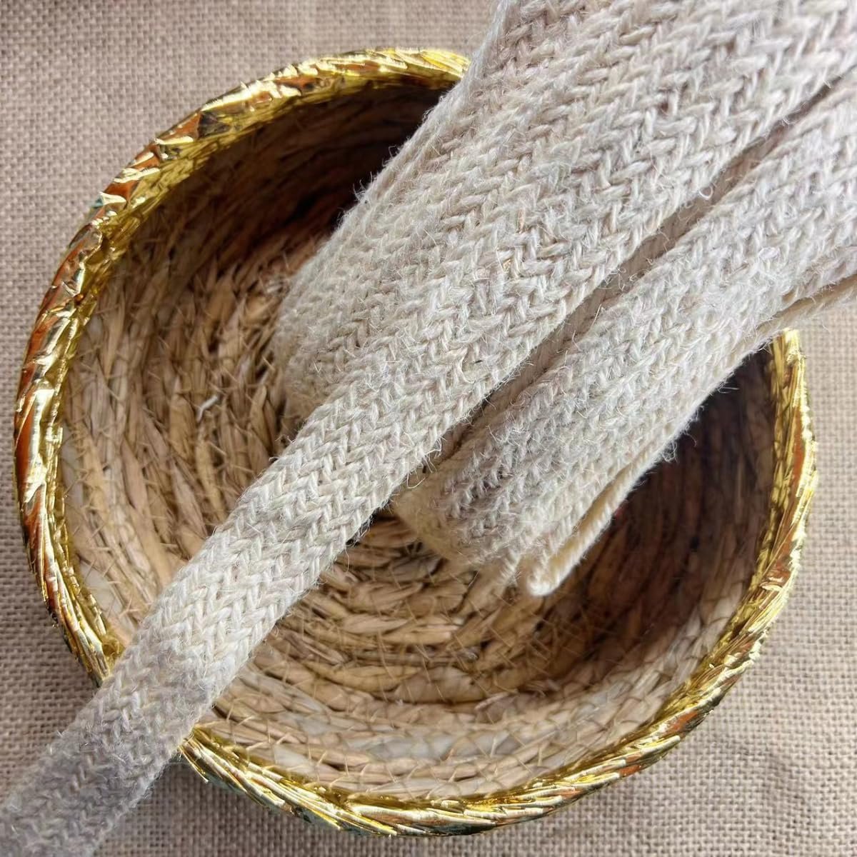 SnelShoppen - Jute Tape Vintage 10 Meter, Natuurlijke Jute Touw voor Tafel Decoratie, Bruiloft, Feest, Naaien, Creatief Versieren, 2 cm, Wit Linnen
