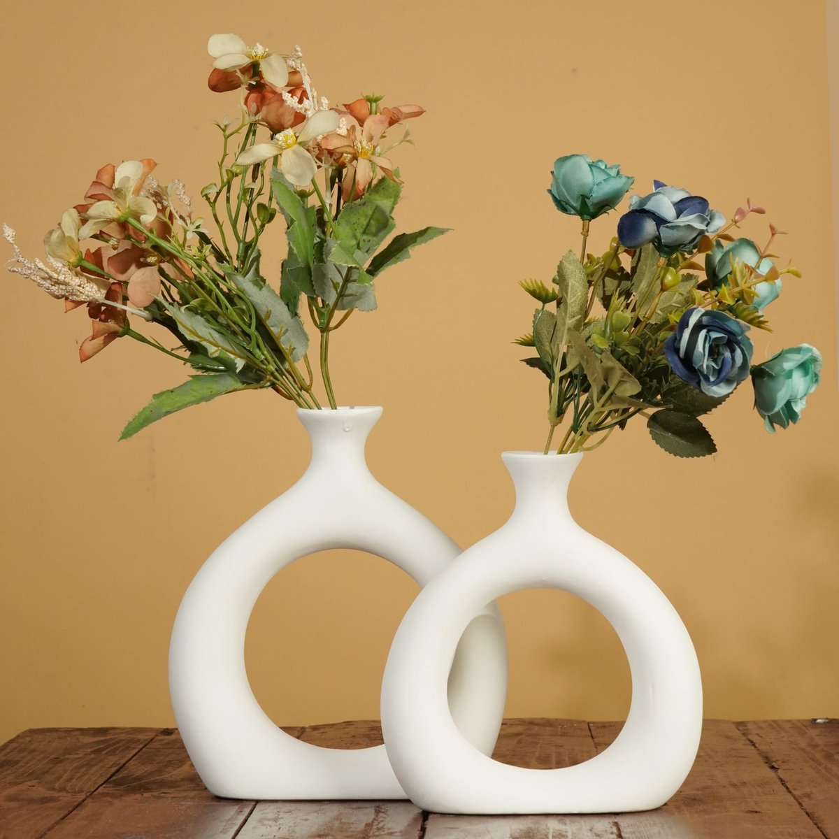 Omgoods - Set van 2 Witte Ceramische Donut Vazen voor Tafeldecoratie