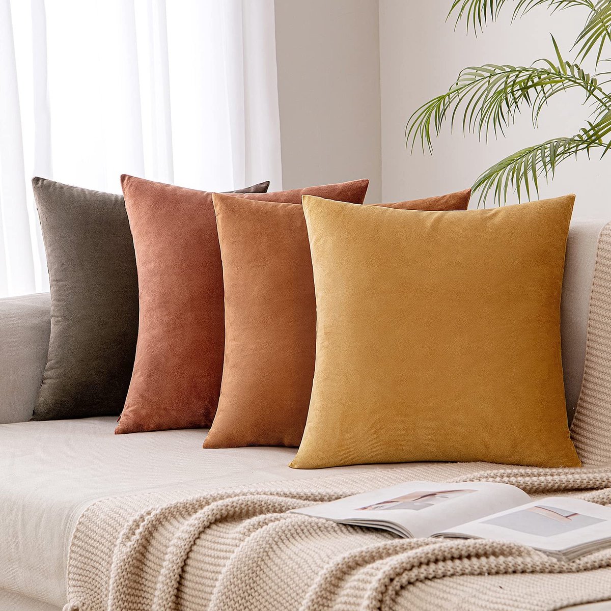 Omgoods - Luxe Velvet Kussenslopen 40 x 40 cm - Set van 4 in Khaki voor Woonkamer
