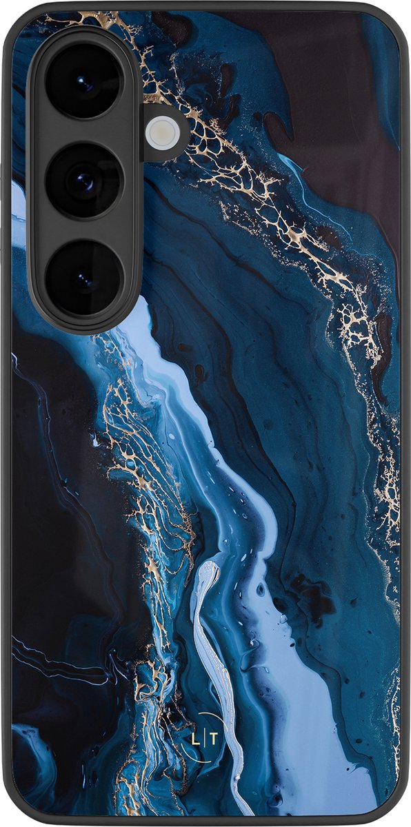 Hoesje geschikt voor Samsung Galaxy S26 - Marmer lagoon blauw - Luxe Glazen Hardcase - Marmer - Blauw