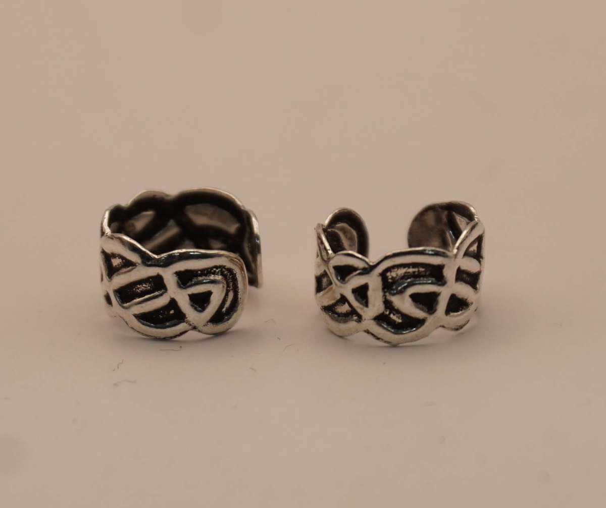 Zilveren oorklemmen oneindige knopen - sterling zilveren ear cuffs knots - eeuwige knoop klemmen voor op schelp van oor - keltische sieraden - celtic ear cuffs