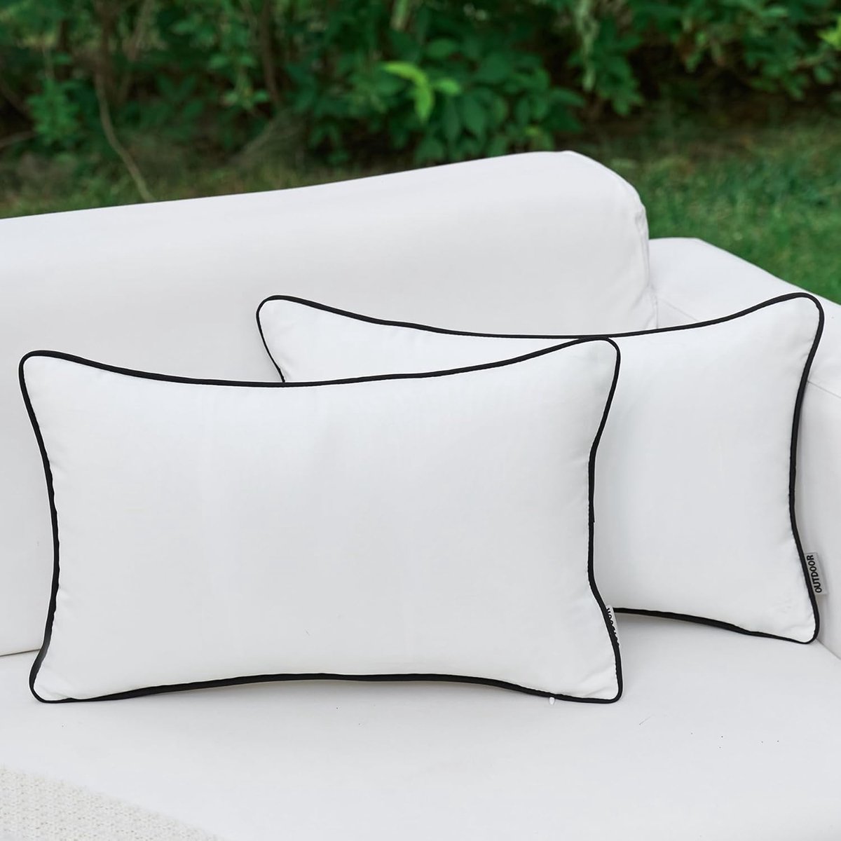 SnelShoppen - Set van 2 Waterdichte Witte Lumbar Kussenhoezen met Zwarte Rand 30x50cm voor Buiten - Decoratieve Rechthoekige Kussenhoezen voor Terrasb