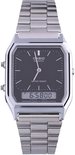 Zilverkleurig metalen horloge met zwart vierkant display. 'CASIO QUARTZ WATER RESIST' tekst. Digitale tijd 6:58'00.