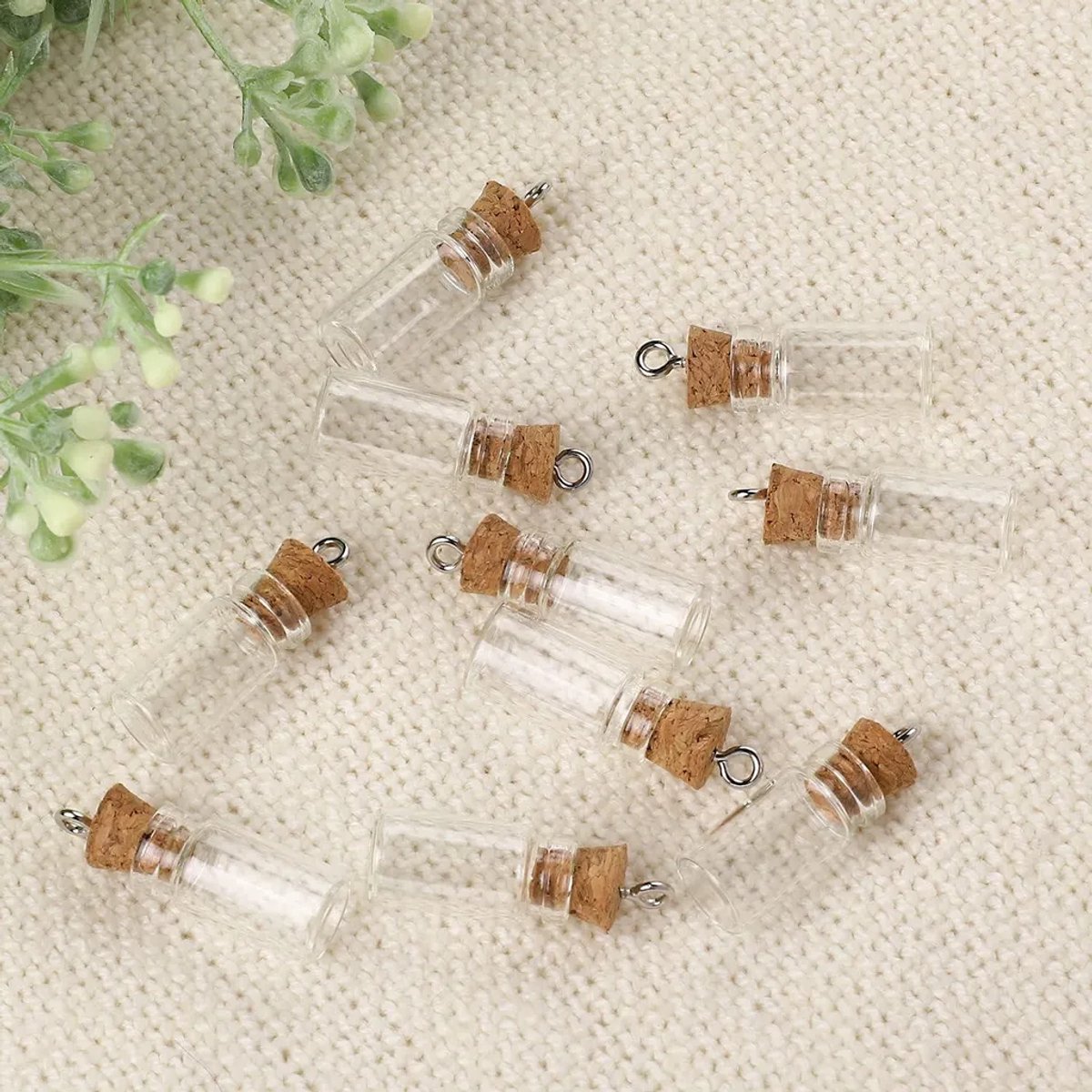 10 kleine glazen flesjes Geschikt voor kurken, mini-wensflesjes van 1 ml, perfect Geschikt voor het achterlaten van berichtjes en knutselwerkjes.