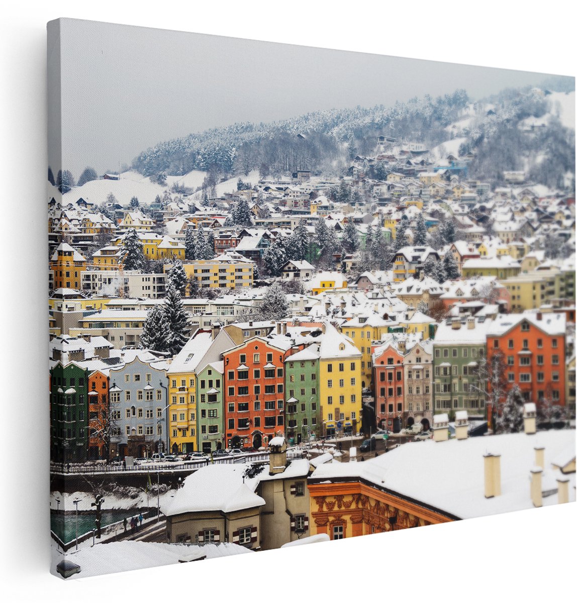Artaza Canvas Schilderij Gekleurde Huisjes met Sneeuw in Oostenrijk - 160x120 cm - Groot - Wanddecoratie Woonkamer - Schilderijen - Muurdecoratie