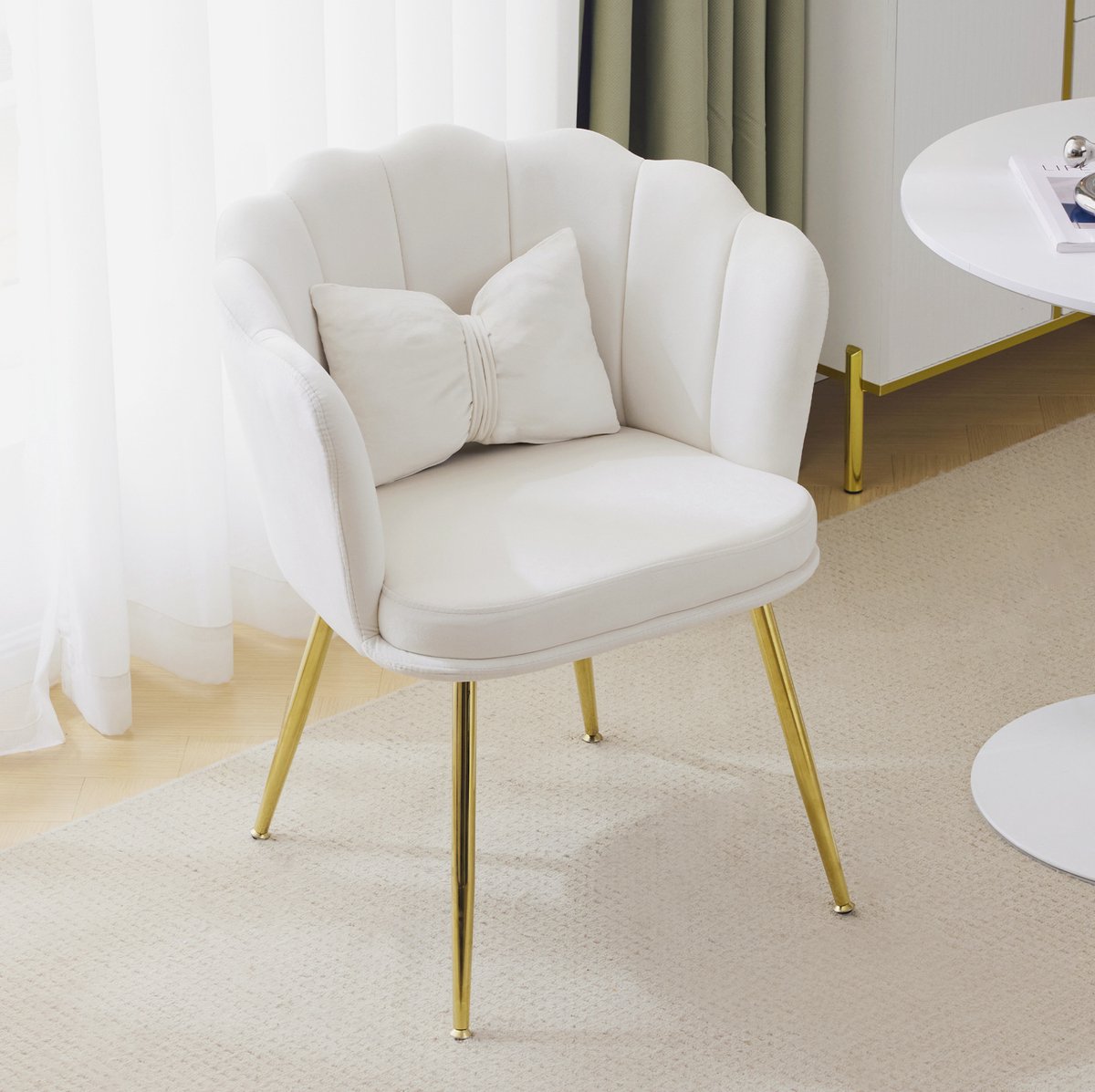 Wishdor Fauteuil - Bloemvormige rugleuning - Geïntegreerd kussen en metalen poten - Modern design - Woonkamer slaapkamer eetkamer - Velvet - Beige - 77 x 63 x 46 cm