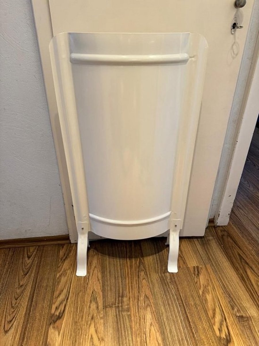 Wit Kachelscherm met Hitteschild en Voeten - Glad & Modern - 91x46 cm