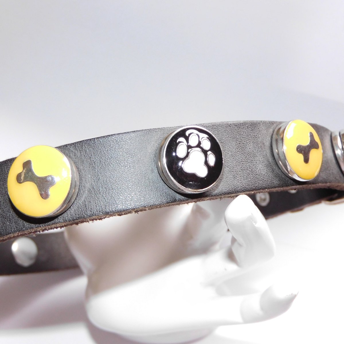 Hetty'S - Stoere halsband van zwart leer met studs