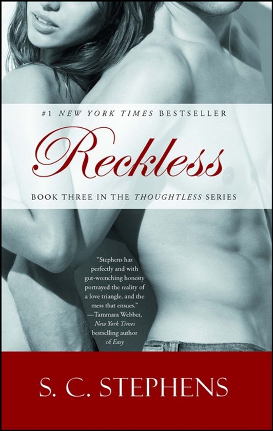 Boekcover van Reckless, deel drie in de Thoughtless serie, met een kusscène.