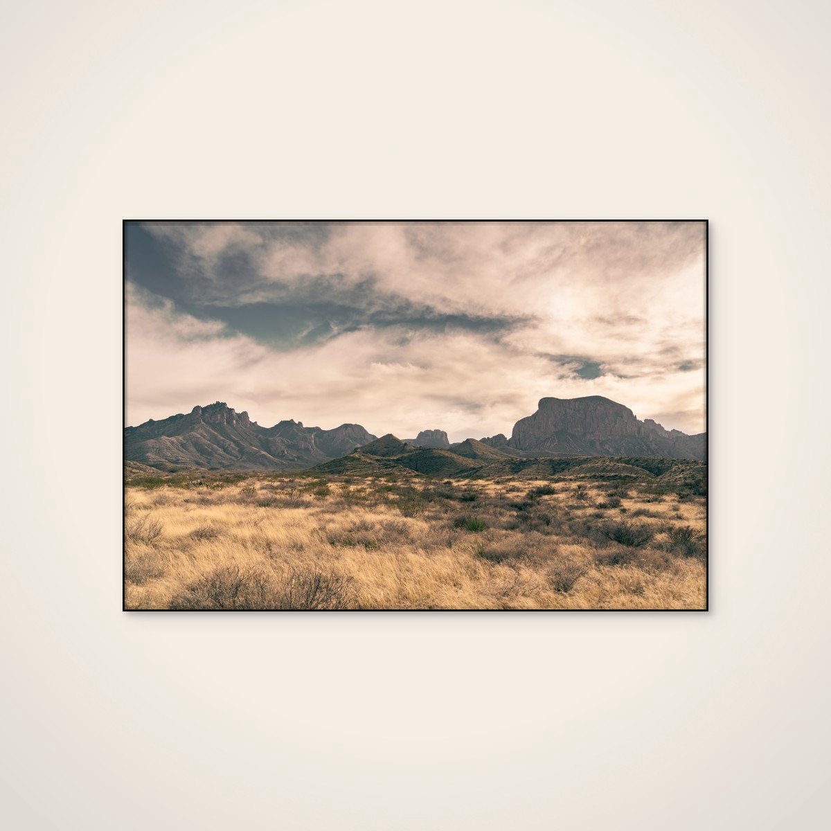 Akoestisch schilderij - 120 x 80 cm - Dramatic Desert Landscape van Courtney Crane - Natuurlijke wanddecoratie - zwart textielframe