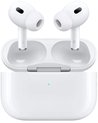 Witte AirPods Pro 2 met MagSafe oplaadcase en een groen lampje.
