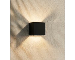 ZOLUNA Solar Wandlamp Marga - Aluminium - Warm Wit - IP54 - 9 × 9 cm