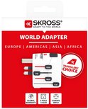 Verpakking van SKROSS wereldstekker met 'World Adapter PRO' en uitschuifbare pinnen voor Europa, Amerika, Azië en Afrika.