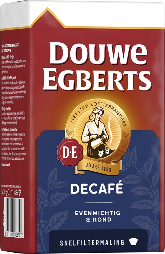 Rode verpakking van Douwe Egberts Decafé koffie met blauwe band. Bevat instructies en smaakprofiel. Goudkleurig logo met vrouw aan tafel.