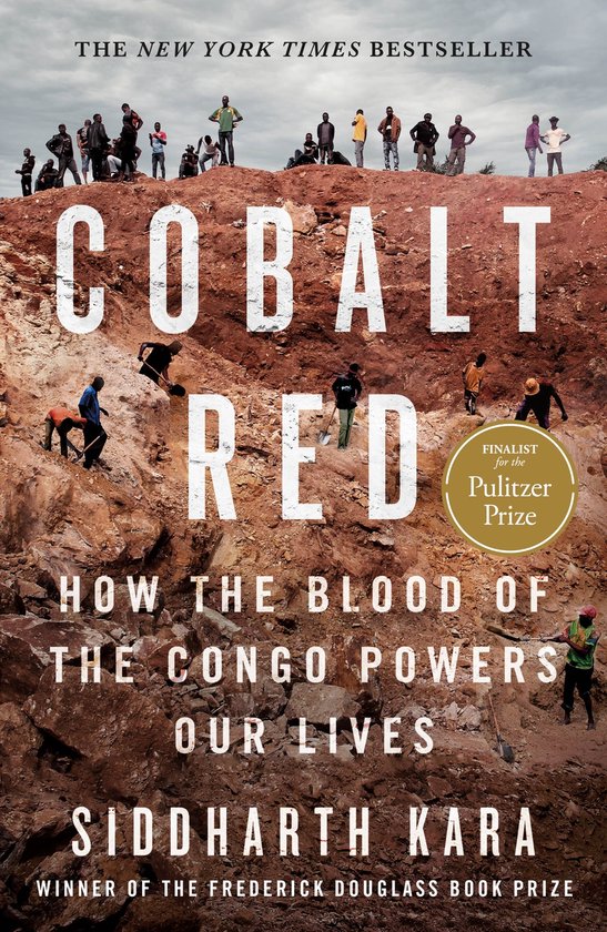 Boek "Cobalt Red" met de tekst "The New York Times Bestseller" en "Finalist for the Pulitzer Prize".
