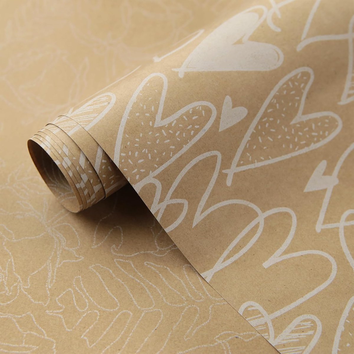 SnelShoppen - Omkeerbare Valentijnsdag Inpakpapier Rol 43 cm x 3 m Dubbelzijdig Inpakpapier met Witte Harten en Witte Rozen op Bruin Kraftpapier - Per