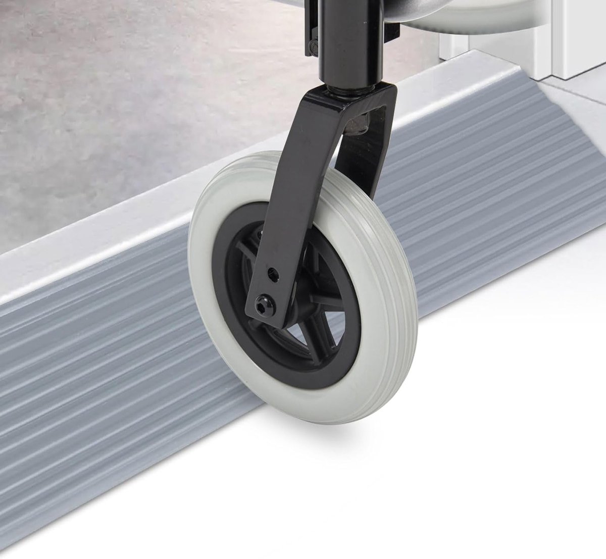 Siliconen Deurdrempel met 1.8 cm Hoge Hellingshoek, Zelfklevend en Antislip, Ideaal voor Toegankelijkheid en Mobiliteit van Rolstoelen