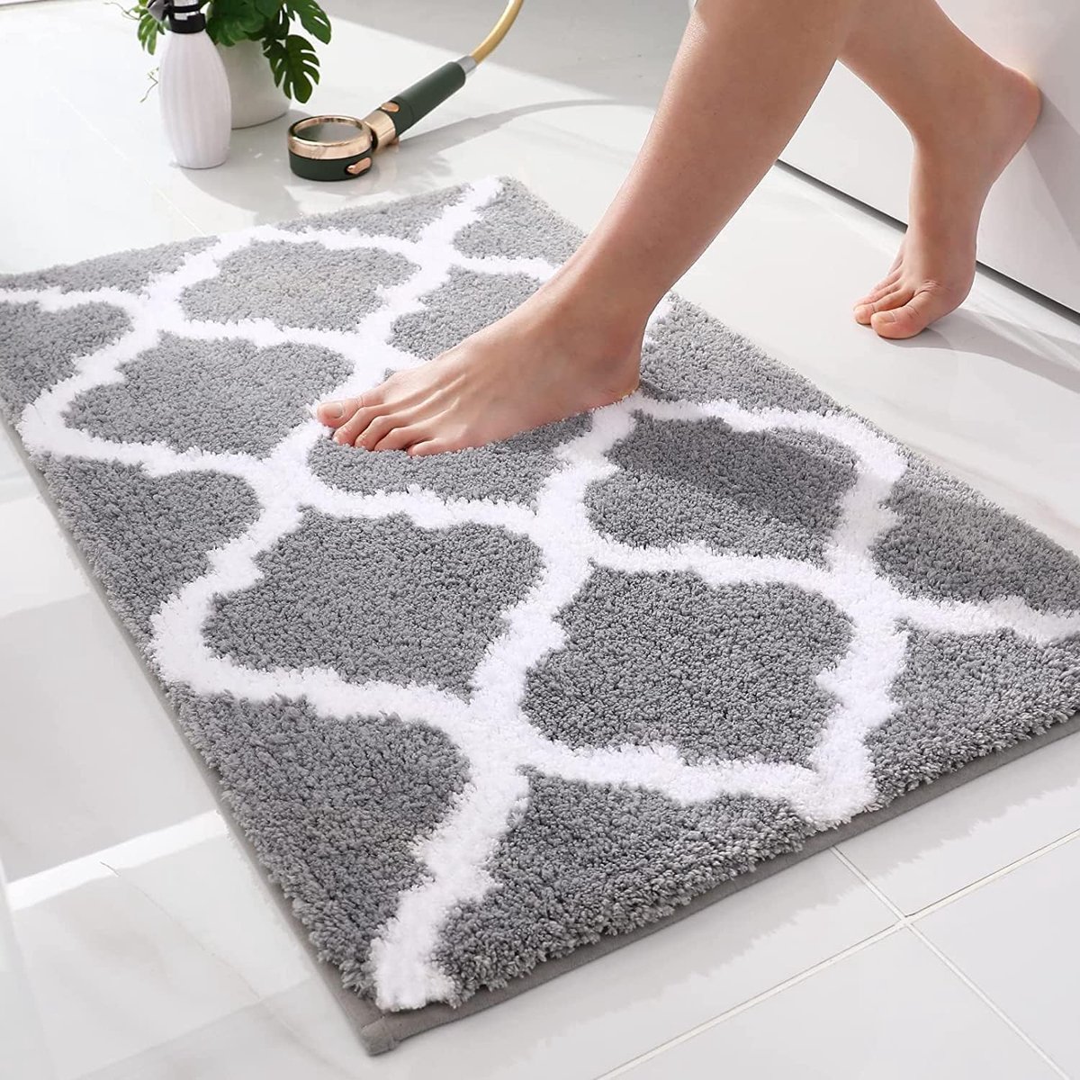 SnelShoppen - Antislip Badmat, Wasbaar Badkamertapijt, Hoogpolig Microvezel Badtapijt 40 x 60 cm, Grijs, Pluizig en Comfortabel, Luxe en Snel Droog, V