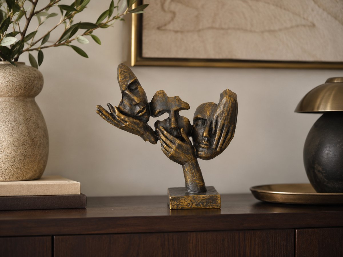 Brons Goud Decoratief Beeld Drie Gezichten – Abstracte Beeldsculptuur 29x32x8 cm – Moderne Kunst Sculptuur met Handen Design – Luxe Woondecoratie / Ornament – Statement Piece voor Woonkamer, Hal, Dressoir, Sidetable, Kantoor & Hotel Chique Interieur