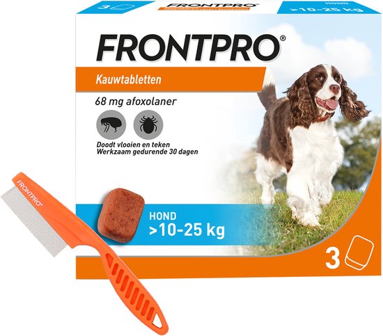 Doos kauwtabletten 68 mg afoxolaner voor honden van >10-25 kg. Met een bruine kauwtablet, een vlooienkam en een Engelse Springer Spaniël.
