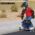 Zwarte helm met beschermers op een skateboardende jongen.