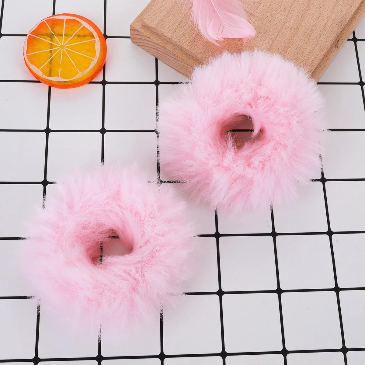 Thijox - 2-delige roze pompon haarband, pluizige nephaasjes scrunchies, zachte haaraccessoires voor baby's en meisjes, elastische paardenstaart houder