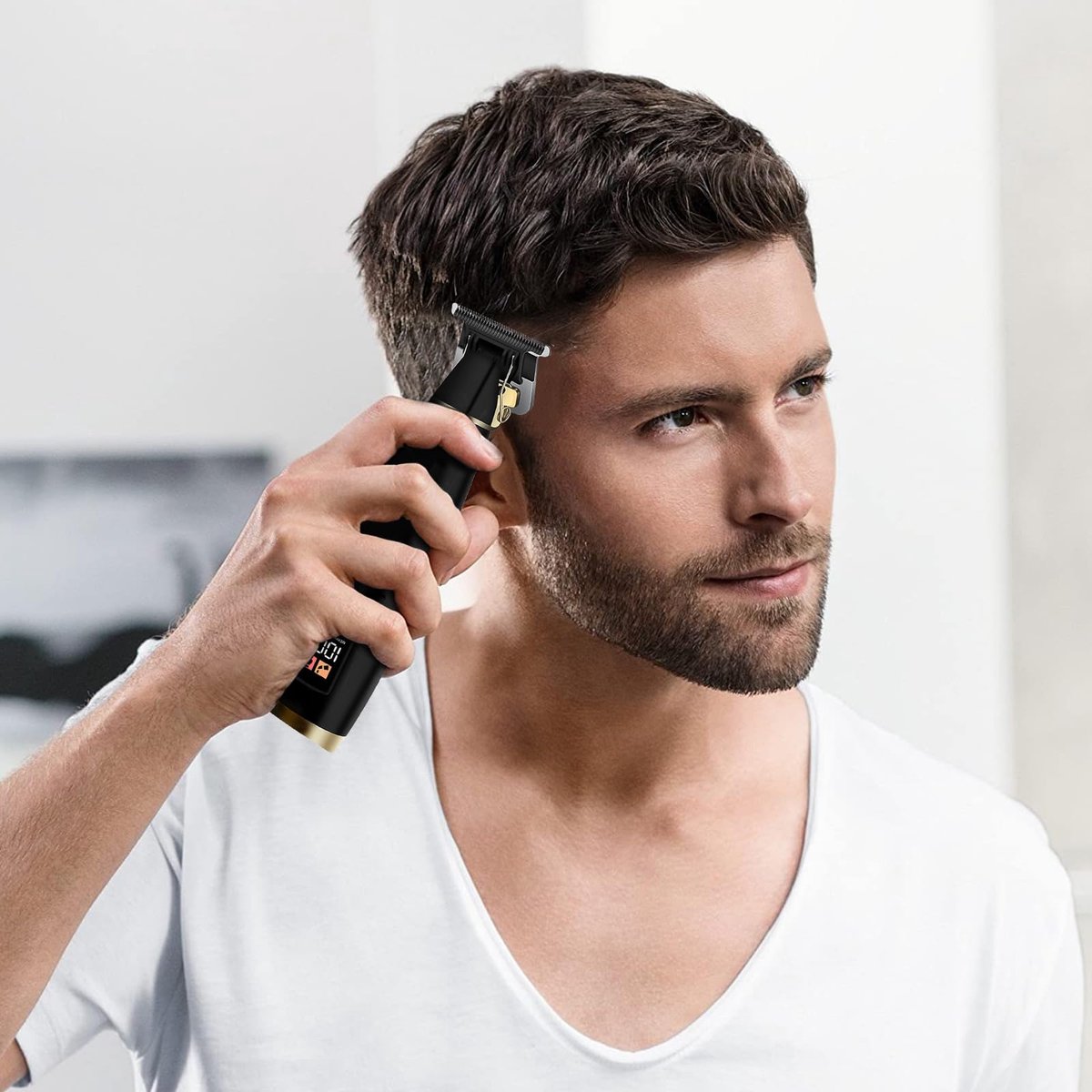 SnelShoppen - Professionele Tondeuse voor Mannen, Elektrisch Scheerapparaat voor Baard en Haar, USB-oplaadbaar met LCD-scherm, Draadloos en Compact vo