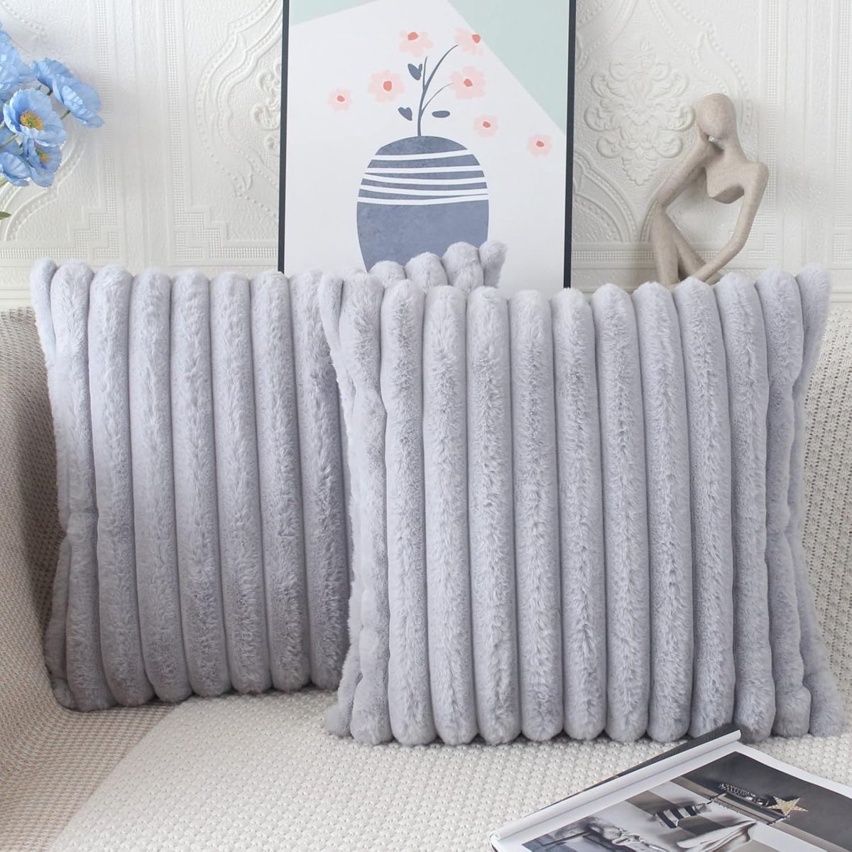 SnelShoppen - Set van 2 Zilvergrijze Kussenslopen 50 x 50 cm, Wollige Pluche Decoratieve Kussenovertrekken, Zacht Gestreept Bont voor Woonkamer en Ban