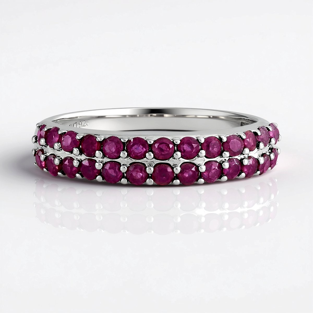 Cavill - Luxe Zilveren Ring - 925 Sterling Zilver - 26 Madagaskar Robijnen 1,078 ct - Ronde Robijnen Ring - Elegante Dames Sierring