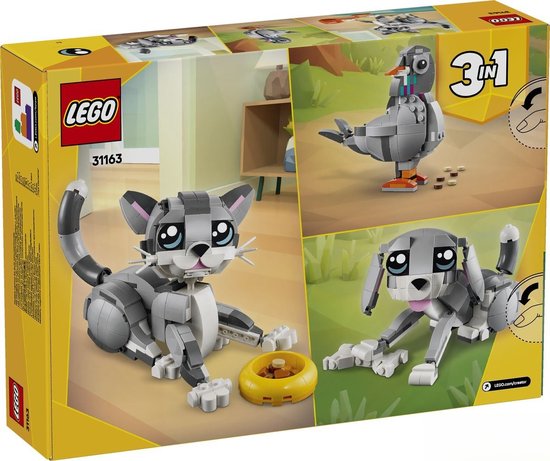 Boîte LEGO Creator 3 en 1 montrant un chat, un chien et un pigeon. Le chat est gris rayé de noir avec une gamelle jaune.
