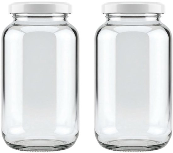 Deux bocaux en verre vides de 1 litre avec couvercles à vis blancs, sur fond blanc.
