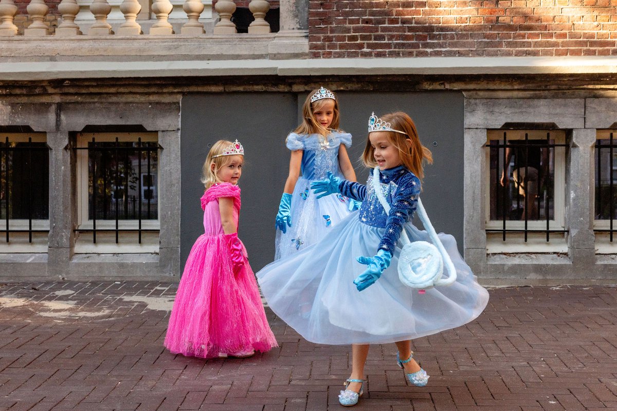 Frozen Elsa Prinsessenjurk – Inclusief Kroon, Toverstaf, Handschoenen en Juwelen – Maat 92/98 — afbeelding 6