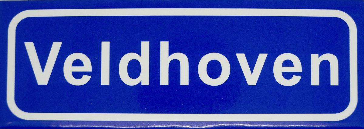 Souv© - koelkast magneet - plaatsnaam bord - kombord - souvenir - koelkastmagneetje - relatiegeschenk Veldhoven
