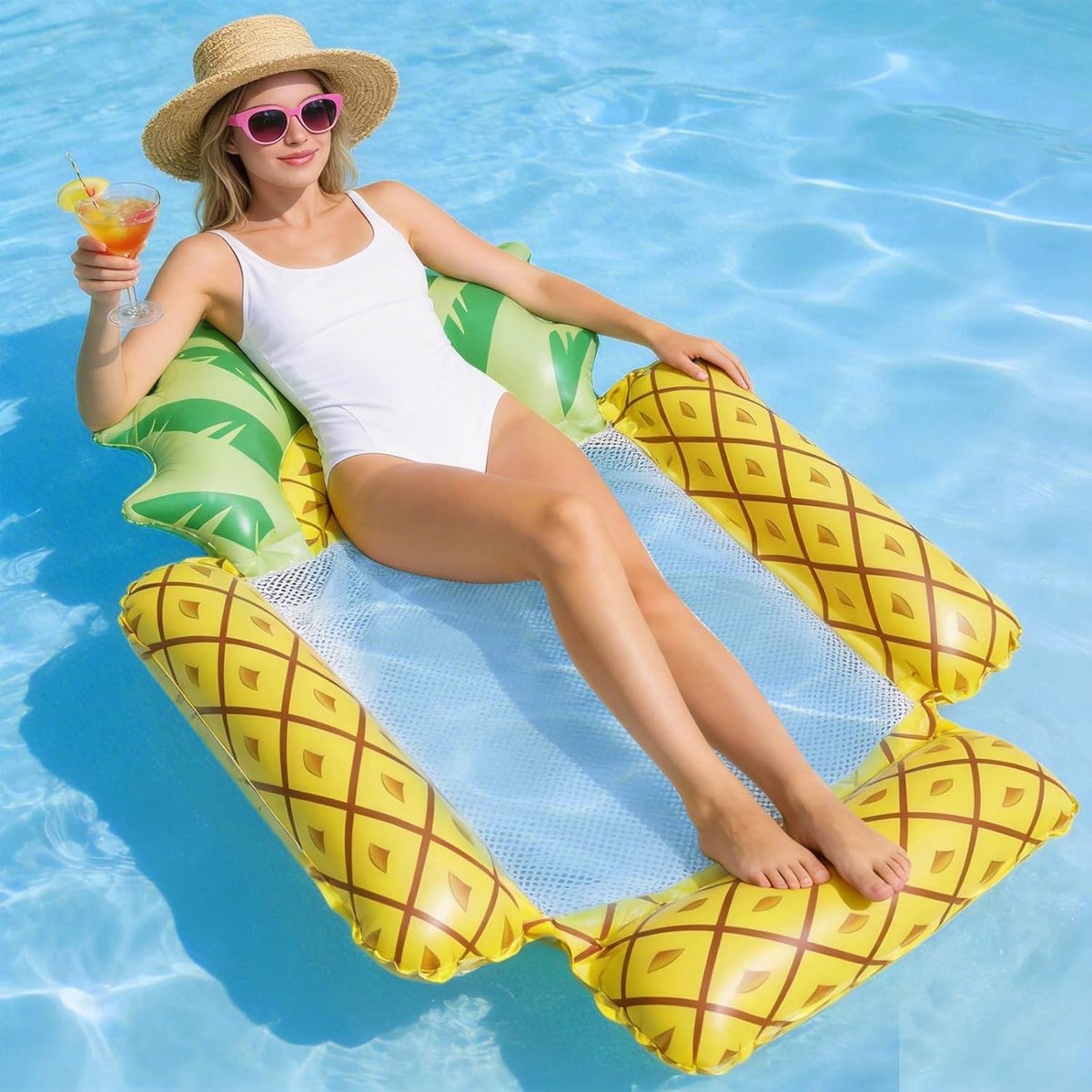 LISM-Opblaasbare zwembadmatras in de vorm van een ananas met een bodem van gaas. Kan ook gebruikt worden als hangmat of ligstoel. Opblaasbaar model voor volwassenen. Geschikt voor zwembaden, stranden, meren en op reis. Afmetingen: 115 cm x 104 cm.