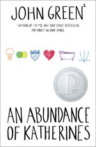 Boek 'An Abundance of Katherines' van John Green, met kinderlijke tekeningen van een gloeilamp, overlappende cirkels, een schild met '65', een hart en een badkuip.