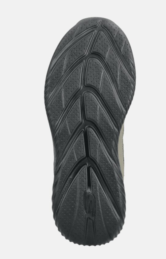 Zwarte buitenzool van sneaker met grof profiel en Skechers logo.