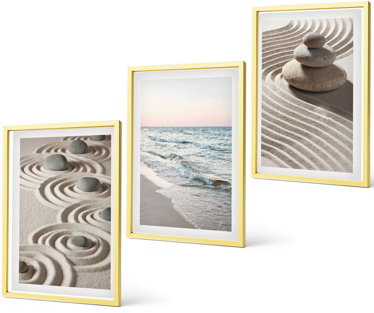 Coloray 3-Delige Schilderij Set - Sfeervolle Straatjes Met Bloeiende Planten En Uitzicht Op Zee. - 40 x 40 cm En 40 x 60 cm - Wanddecoratie - Schilderijen Set - Kantoor - Stijlvolle Muurdecoratie