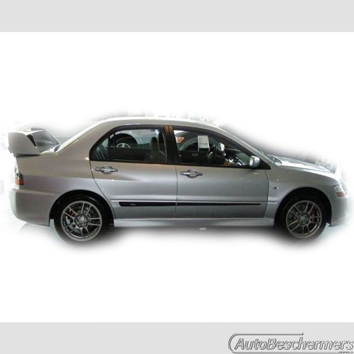 Stootlijsten set zwart voor Mitsubishi Lancer Evolution 9 2005-2007. De stootstrips zijn zelfklevend. Set a 4 stuks (#0014)