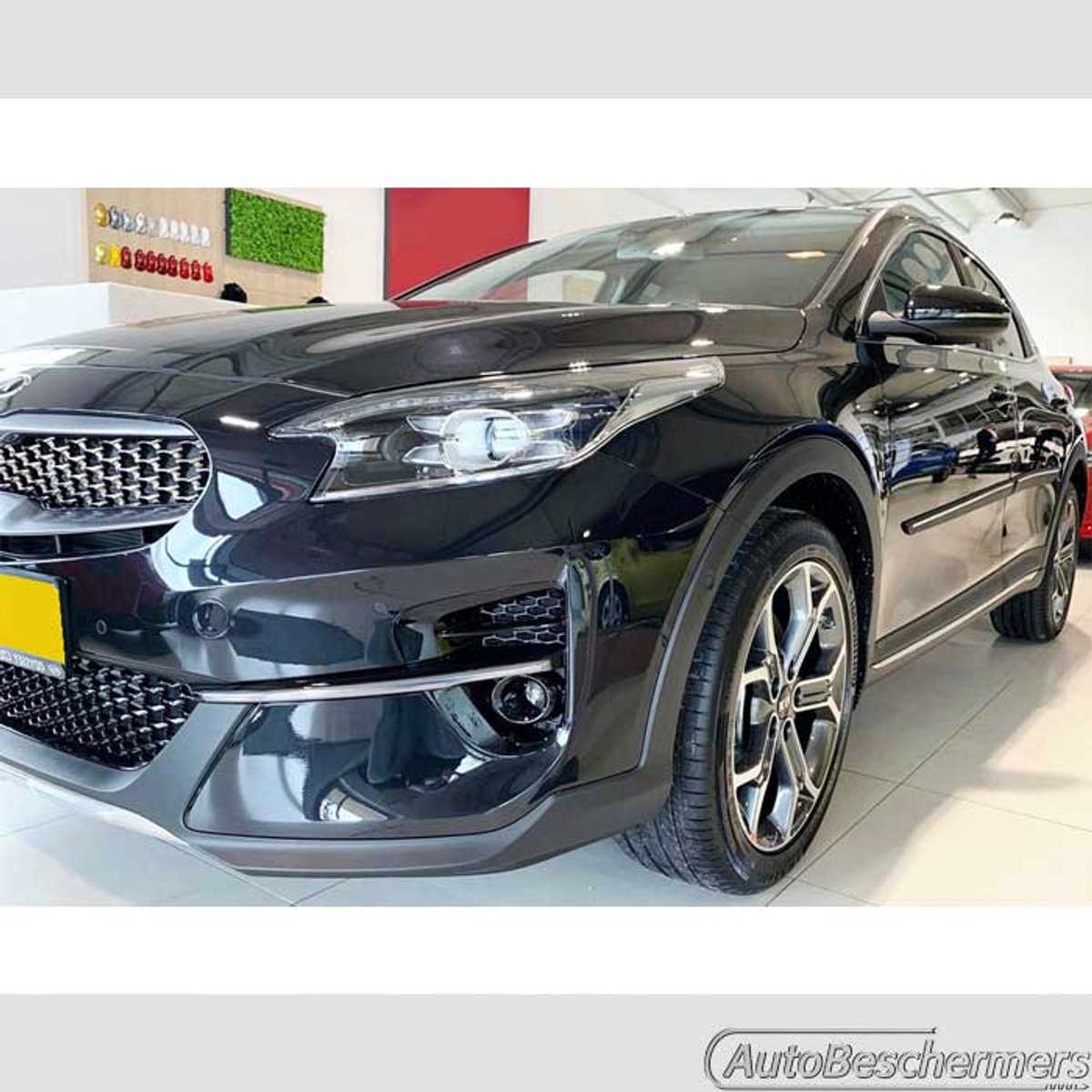 Stootlijsten set zwart + chroomlijstje voor Kia Xceed 02.2019-. De stootstrips zijn zelfklevend. Set a 4 stuks (#0023)