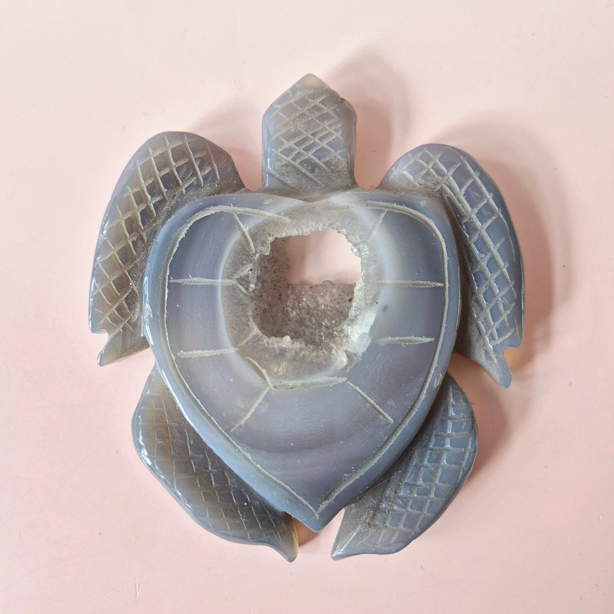 Edelsteen Grote grijze agaat schildpad met druzy (8–12 cm) #7 – handgesneden edelsteen carving