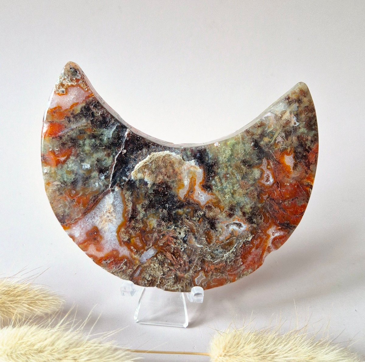 Rode Druzy Mosagaat Maan (8-10 cm) op standaard – #26